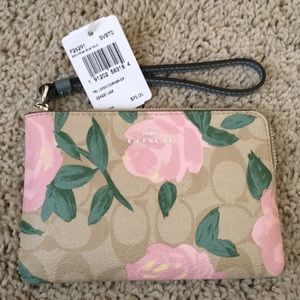 💰HOT SALE💰Coach Wristlet NEW with Tag